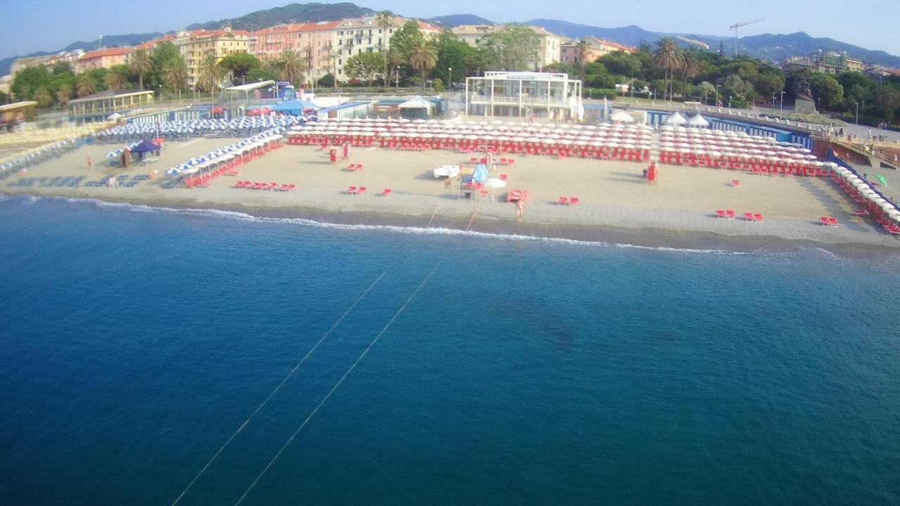 Savona Magnifico Sole Mare 150 M Wifi Climatcontrol Apartamento Exterior foto