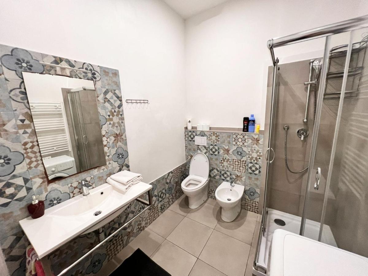 Savona Magnifico Sole Mare 150 M Wifi Climatcontrol Apartamento Exterior foto